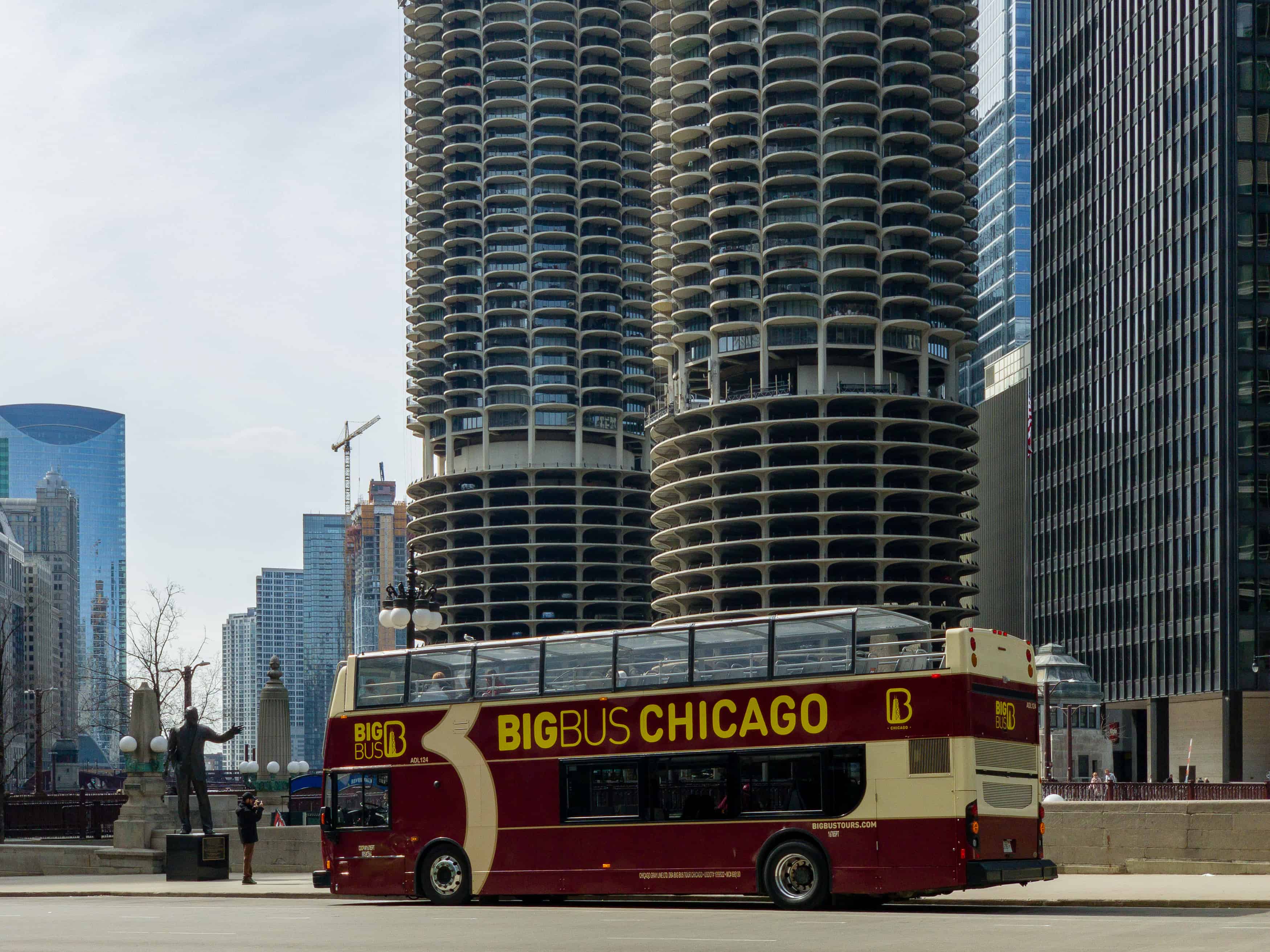 big tour bus chicago